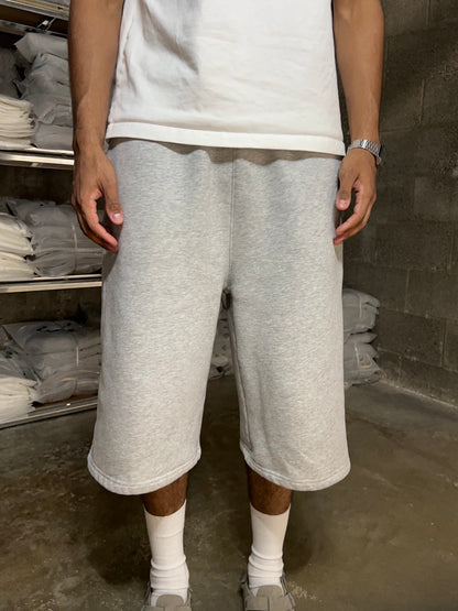 ESSENTIAL BAGGY SHORTS — HEATHER GREY